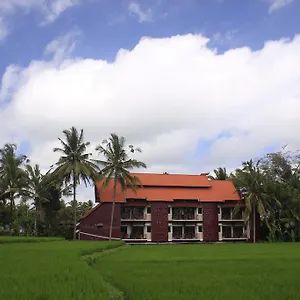 Junjungan And Pensión